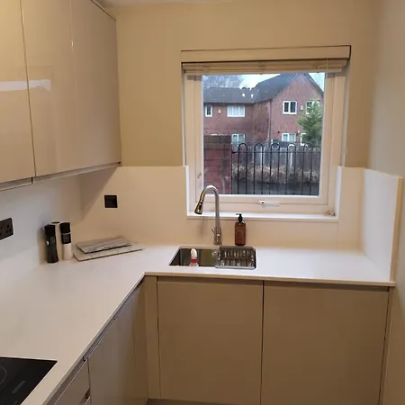 New 2 Bedroom Appartment In Manchester - Stretford - Old Trafford Close To Football-Cricket Ground & City Centre Extérieur photo