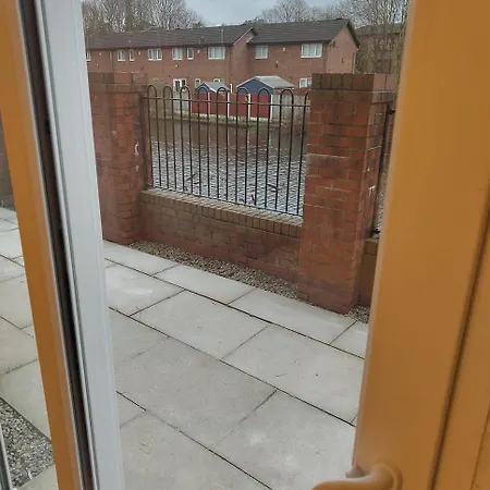 New 2 Bedroom Appartment In Manchester - Stretford - Old Trafford Close To Football-Cricket Ground & City Centre Extérieur photo